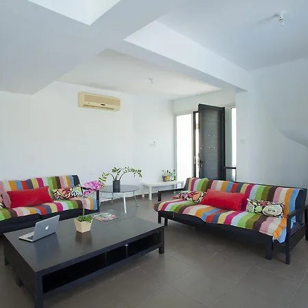 With Amazing Pool And Deck 70 Villa *